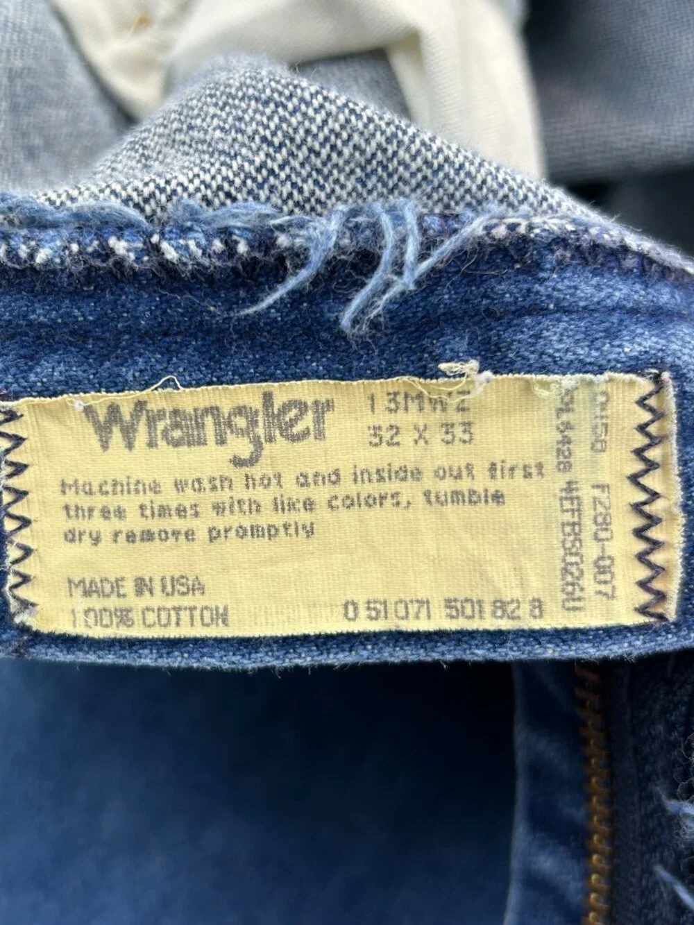 Wrangler Straight Jeans Mens Size 32x33 Blue Denim Vintage 13MWZ Made in USA